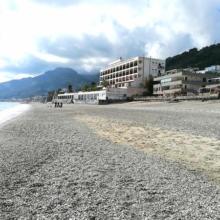 شقة Oltremare Taormina يتوجاني المظهر الخارجي الصورة