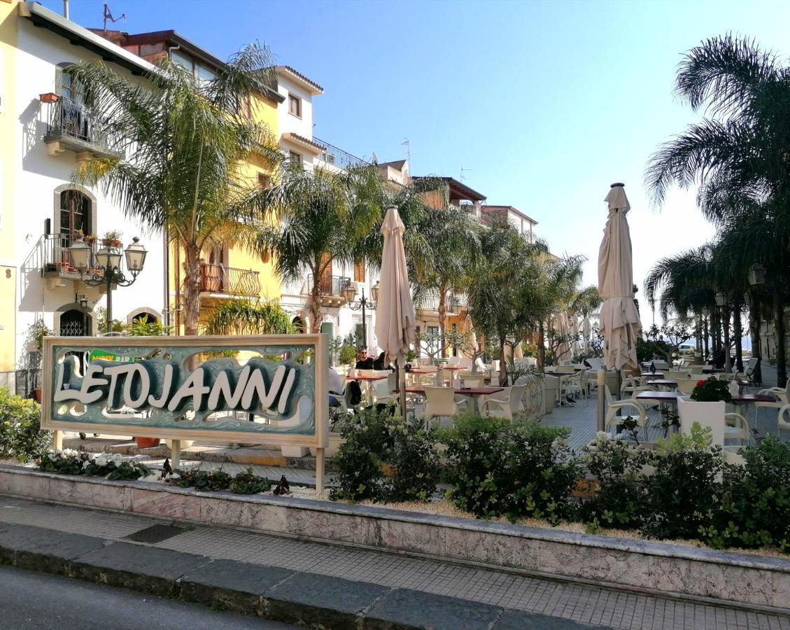 شقة Oltremare Taormina يتوجاني المظهر الخارجي الصورة